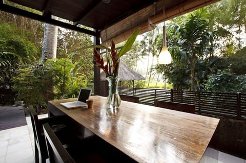 breakfast area outside