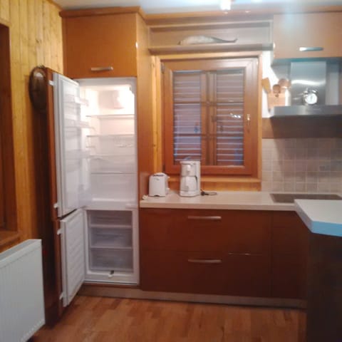 Kitchen - Fridge, Freezer, Toaster, Filter Coffee Machine