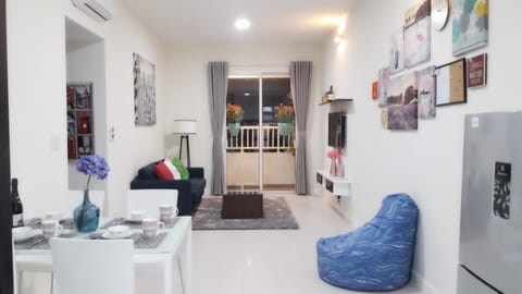 Living room....private apartment. No shared with anyone.