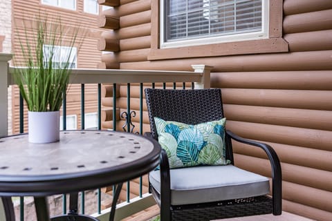 Outdoor Seating on Front Deck - Great place for coffee talks