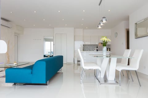 Living & Dining area