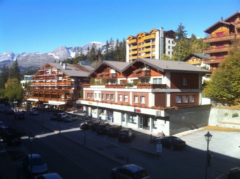Sunny alpine views from the kitchen balcony