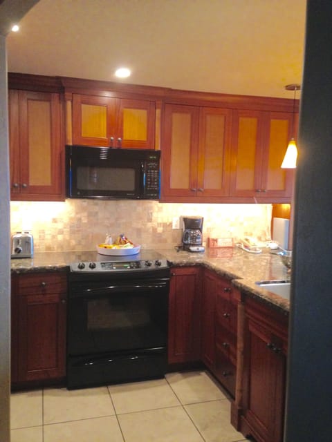 Gorgeous granite with our custom cabinets made in our North Bend WA shop.