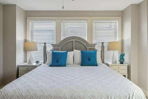 Master bedroom (king size bed) has a private balcony and en-suite bathroom