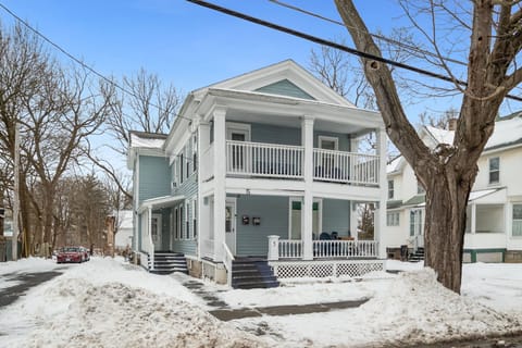 Victorian The upstairs is yours Parking on the property for cars, RV/boats    
