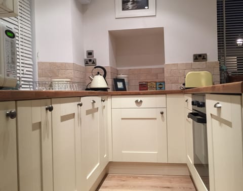 Brand new luxury fitted kitchen with all new integrated appliances