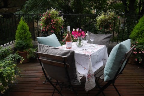 1st Floor private and secure Roof Terrace