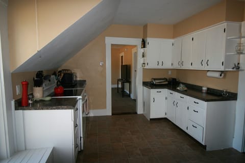 Kitchen - Clean, Modern and a Pleasure to Use