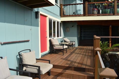 Large deck, remodeled. Garden views with limited ocean views. 