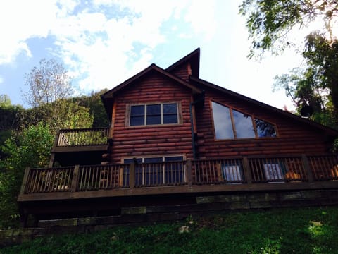 Front view over looking mountains