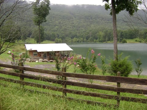 "THE PIER CABIN" SECLUDED WITH FABULOUS FISHING!  LOCATED IN HISTORIC "JOHNSON'S CROOK".