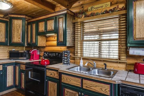 Kitchen has many amenities for you to prepare your meals.