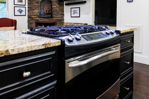 COOKING IS ALLOWED BUT, SINCE THERE ARE MANY GREAT RESTAURANTS, IT IS OPTIONAL!
