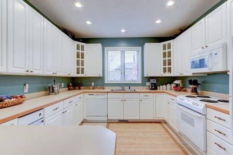 Fully stocked kitchen makes vacations much nicer