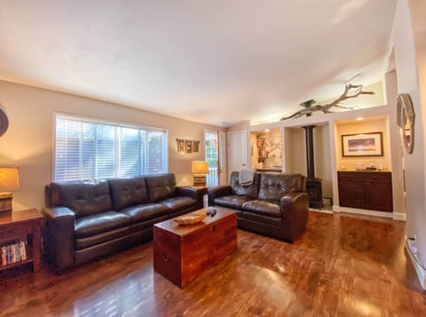  Comfortable leather seating + propane fireplace during the cooler season