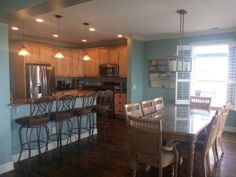 Kitchen (second floor)