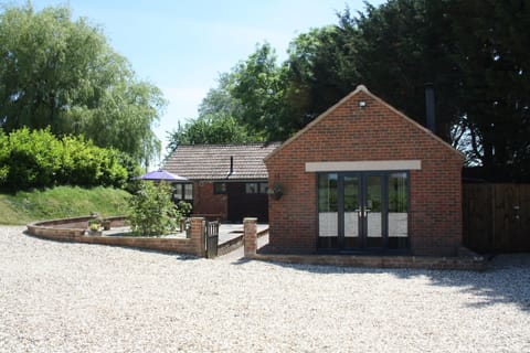 Wheeler and Lenton Cottages