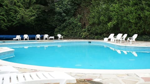 Swimming pool + kids pool