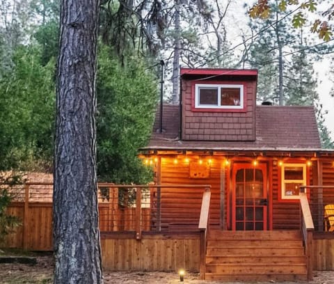 NEW 12 x 20 deck extension not shown in picture. Welcome home!