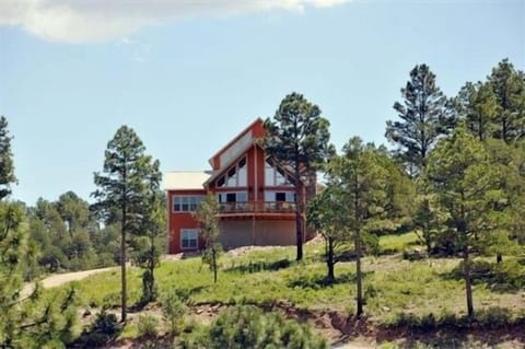 Spectacular mtn views from the top of the hill chalet