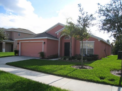 H & M Villa, Your Own Home with Your Private Pool backing onto Conservation Land