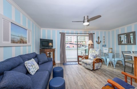Remodeled Condo - New Sofa, Flooring, Chairs, Ceiling