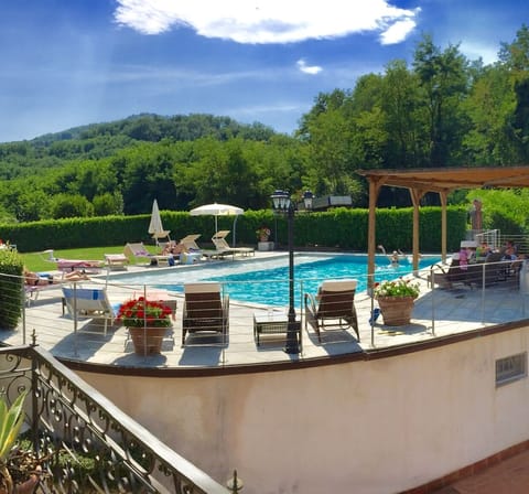 There is plenty of space for the whole family or group of friends to enjoy 