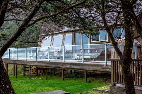 ENJOY LOUNGING AND DINING ON THE DECK