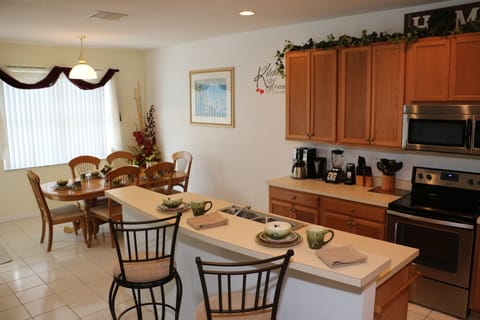 Kitchen & Breakfast Nook