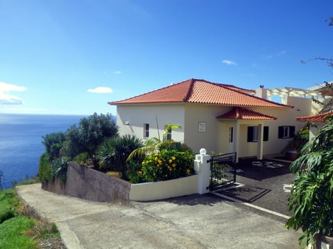 Casa do Gabriel with a 180 view of the Ocean