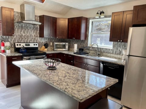 f4348b13-692d-4baa-aae2-ebe8cb1f984b