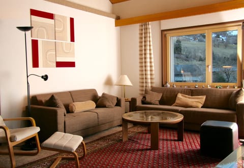 Spacious living room