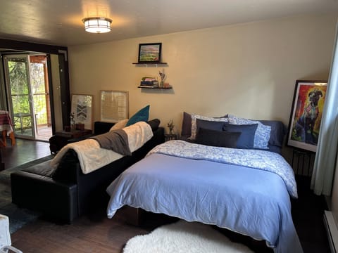 Cozy down comforter to keep you warm.