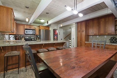 Dining room with bar area in the background.