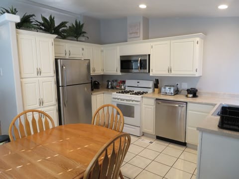 Kitchen/Dining