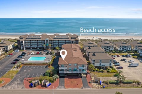 OceanSide 5 bedrm townh, Sound view, Private beach walkway, no streets to cross