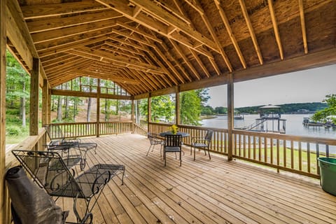 16 x 32 Waterside Pavilion