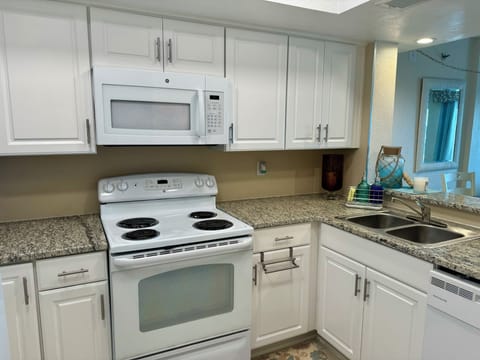 Plenty of room to enjoy a meal at home