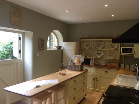 The well equipped kitchen