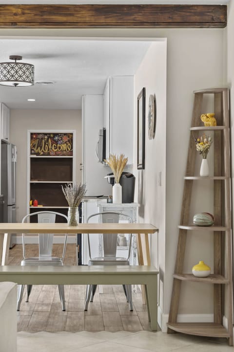 Eat-In Kitchen Table