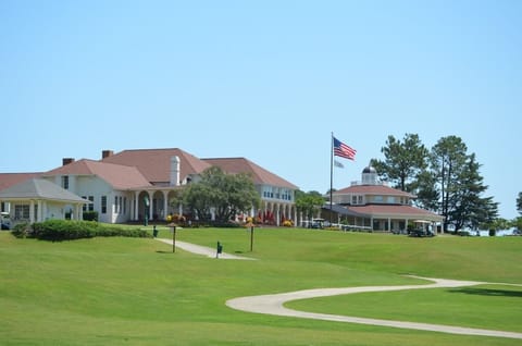 Short walk to the clubhouse.