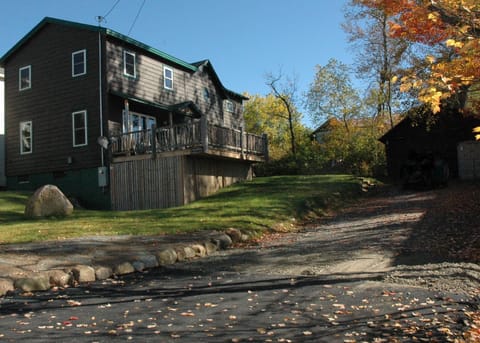 LakePlacidHouse: Convenient & Comfortable. Beds For 10. 3 Baths. Best deal IN LP