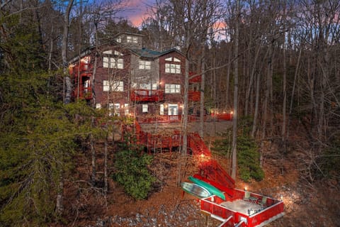 This is the ONLY Airbnb or VRBO home this is located inside a park.  How unique.