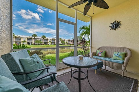 VI103 - The screened in lanai offers lake view