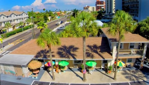 YOUR OWN PRIVATE PATIO & PARKING. ALL JUST 2 BLOCKS TO TOWN & EVERYTHING. 