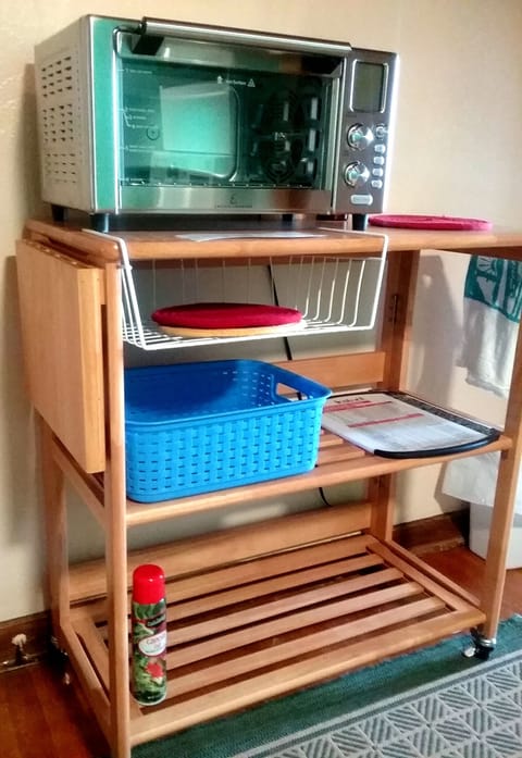 Air Fryer, slow cooker, oven and rotisserie