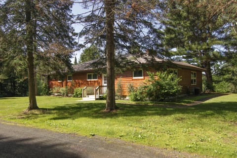 Large drive way with room for trailers