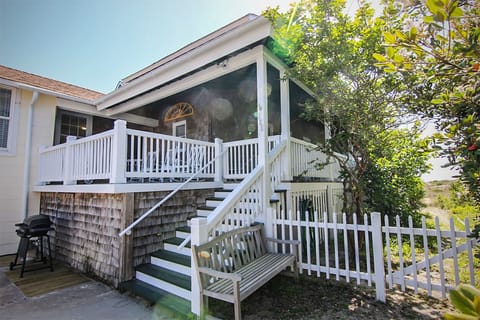 Stairs up to Sand by Me