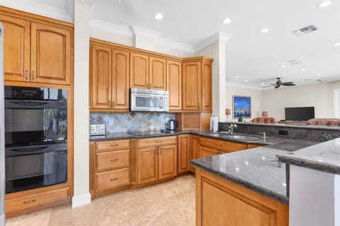Kitchen with lots of cabinets