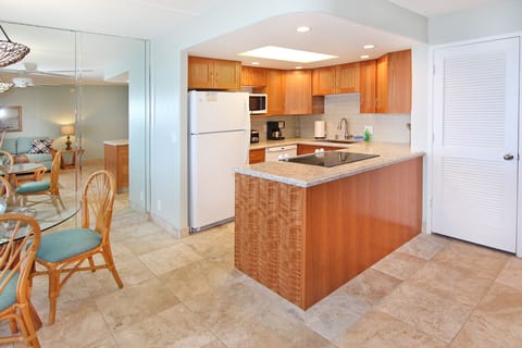 KBR 208 - Kitchen & Dining Area